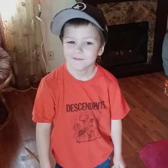 Meet your Posher, Ambassador II Meg B. - Picture 9 of 16